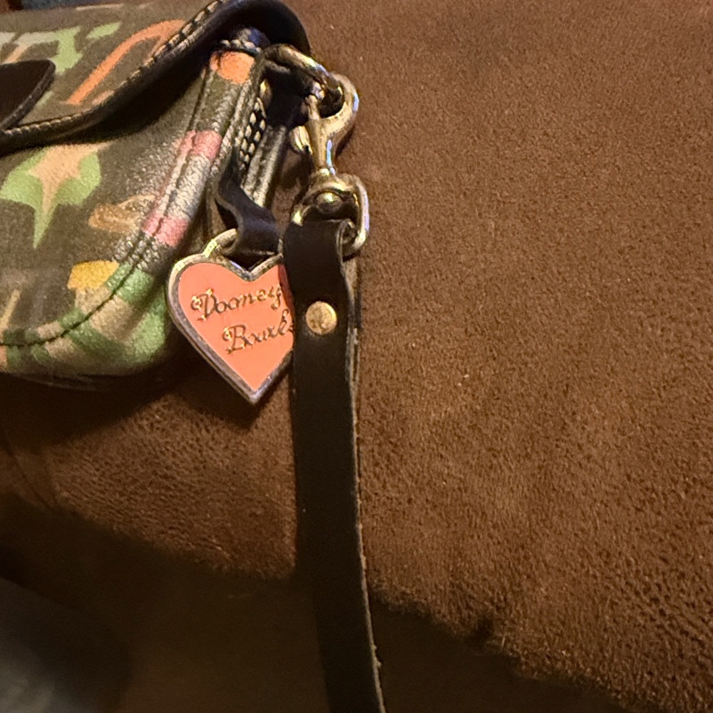 Dooney & Burke wristlet…AUTHENTIC UGC - Picture 2 of 5